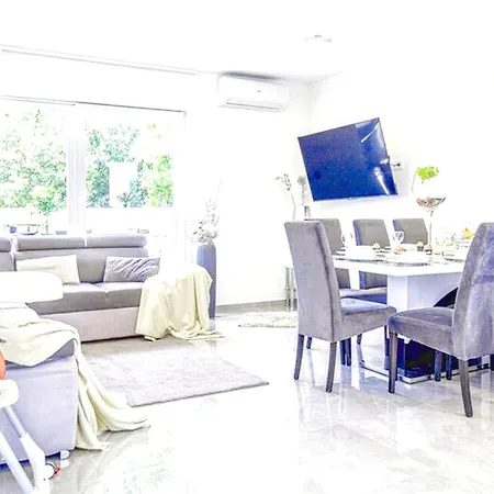 Ppprivate Modern Family 度假居