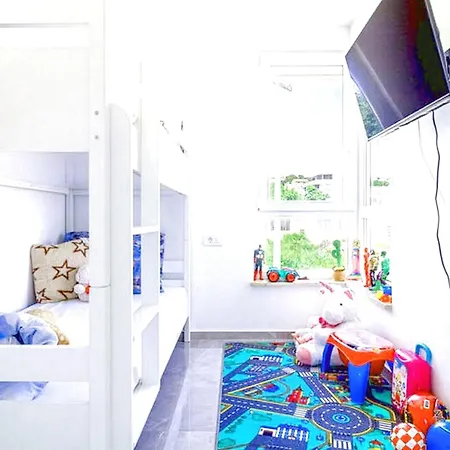 Ppprivate Modern Family Ližnjan